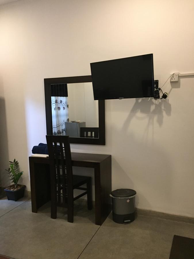 Us Motel Colombo Homagama Bagian luar foto